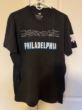 Sportiqe - Philadelphia 76ers - Short Sleeve Charcoal T-Shirt - Men’s XL